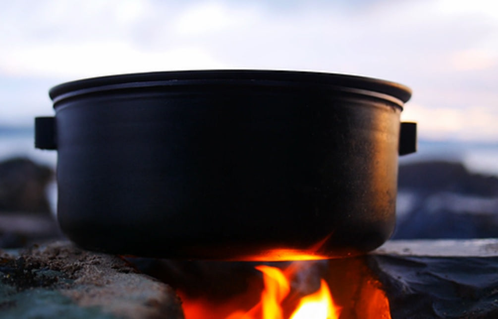 Camp Tripod with Dutch Oven Tremmel